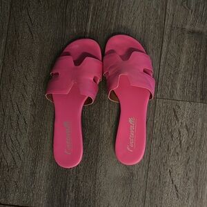 Linterville pink leather sandals